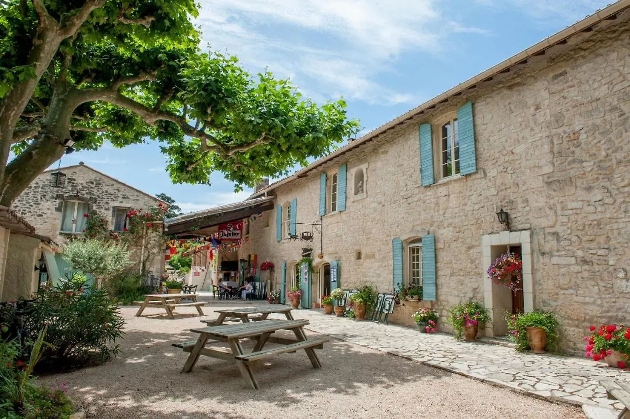 Hotel Camping Saint Gabriel *** à Tarascon